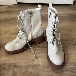 Dirty Laundry Women's Cream Lace-Up Boots